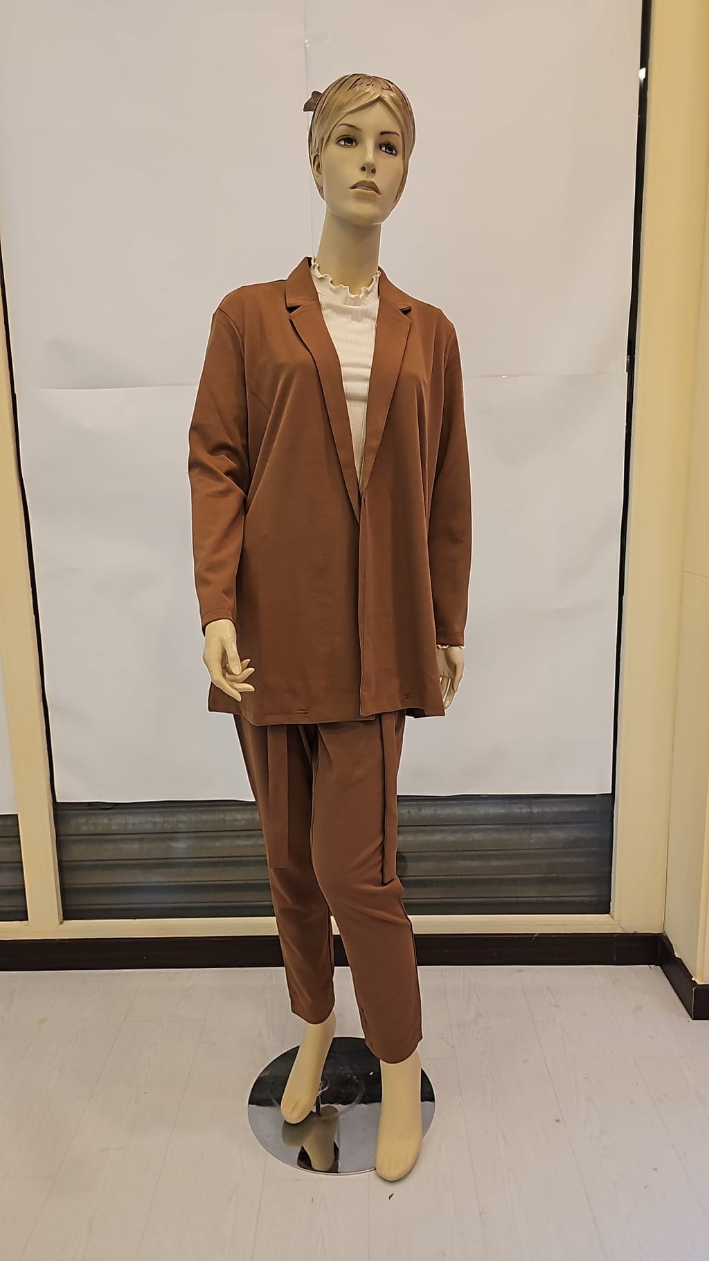 Chaqueta fina marrón