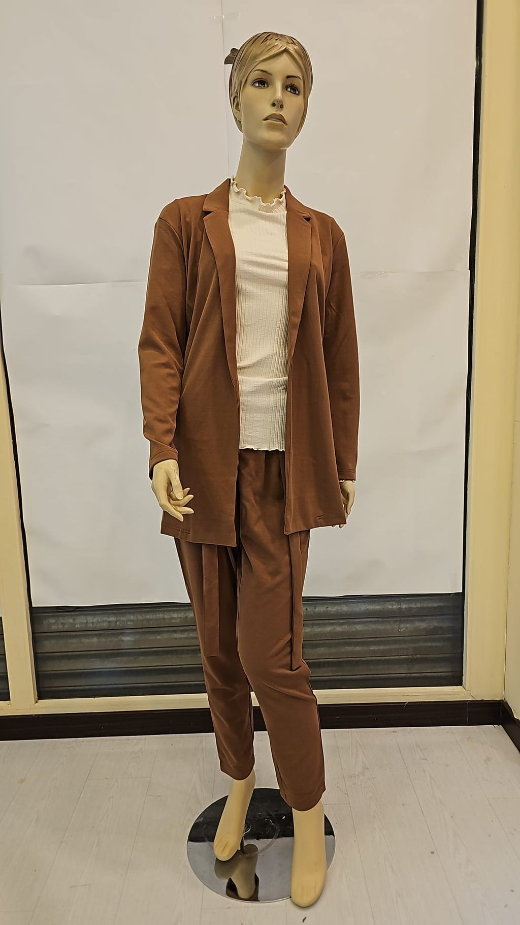 Chaqueta fina marrón
