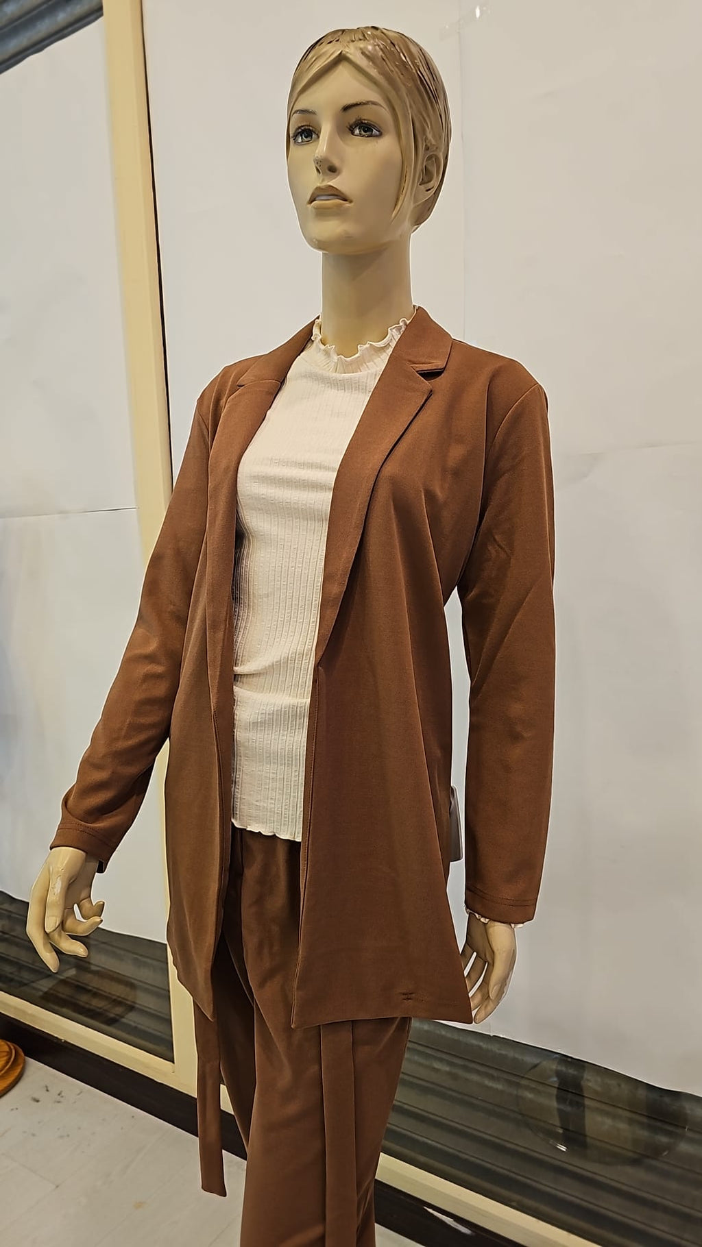 Chaqueta fina marrón